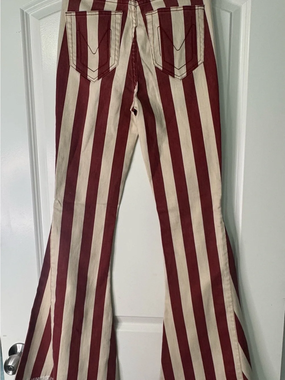 Show Me Your Mumu Berkeley Bell Flare Jeans Size 25 Vintage Red Cream Rodeo Vibe